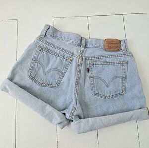 Levis Classic Fit Light Wash Denim Shorts 12
